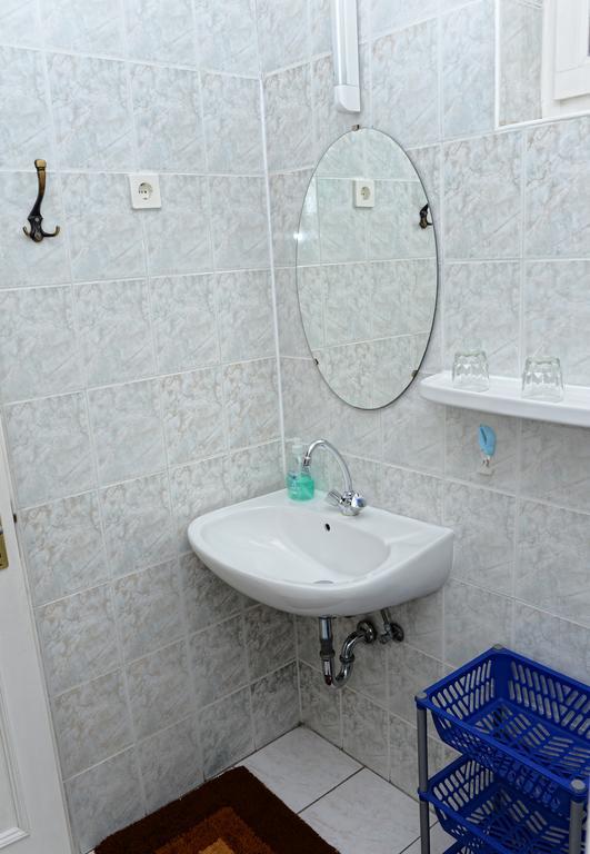 Stop Apartment Bük Стая снимка