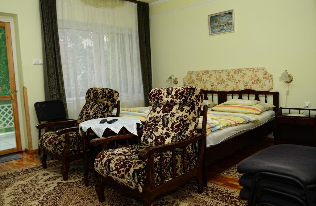 Stop Apartment Bük Стая снимка