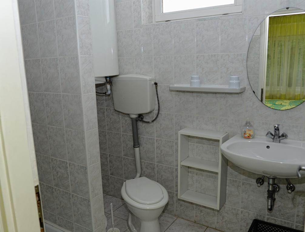 Stop Apartment Bük Стая снимка