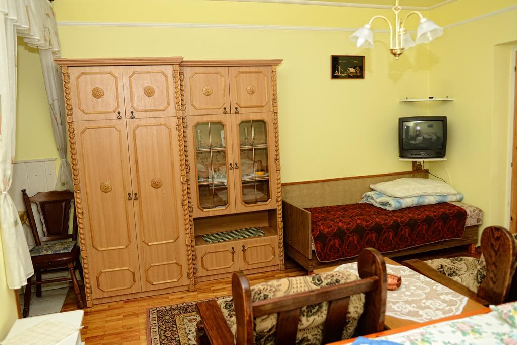 Stop Apartment Bük Стая снимка
