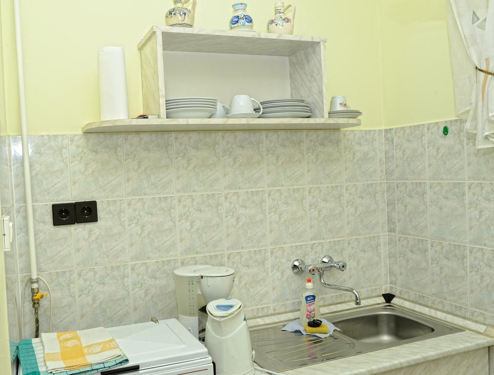 Stop Apartment Bük Стая снимка