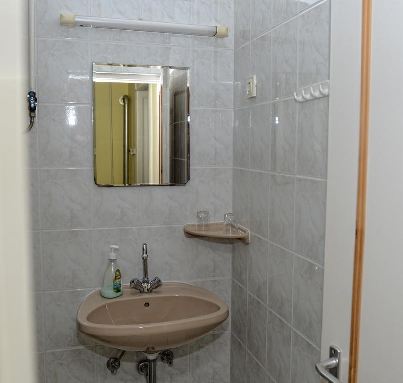 Stop Apartment Bük Стая снимка